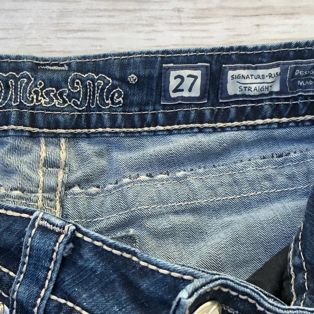 Miss Me Signature Straight Jeans - Picture 8 of 8